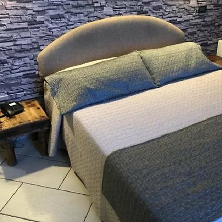 إل جويرسينو فندق بولونيا